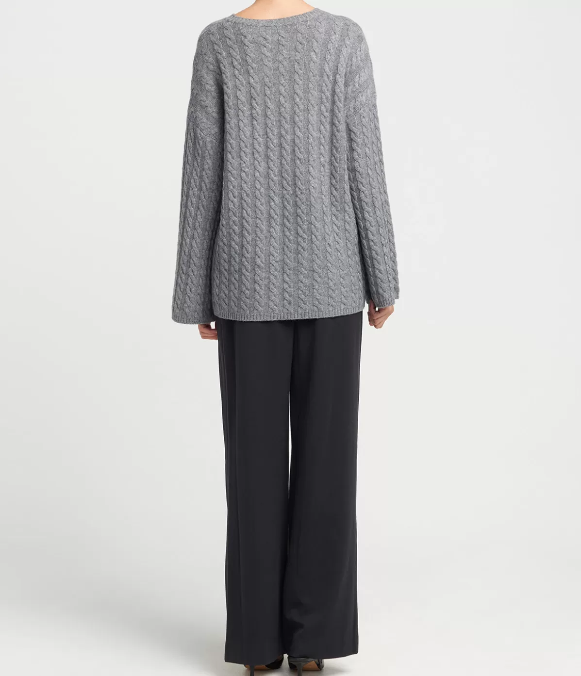 Almada Noa Cable Knit Cashmere and Merino Sweater in Medium Grey New